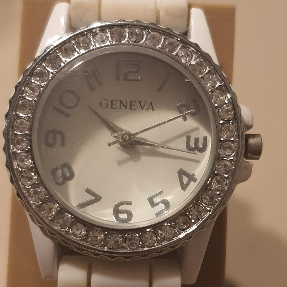🦋10/$20🦋 Geneva Silver/White Silicone Women's Watch
